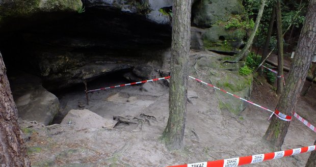 Tragický konec dětské hry: Dívenka (†13) se zřítila ze skály na Sokolovsku