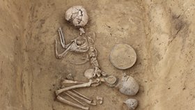 Unikátní nález pod budoucím sídlištěm: V hrobech leželi tisíce let lukostřelci