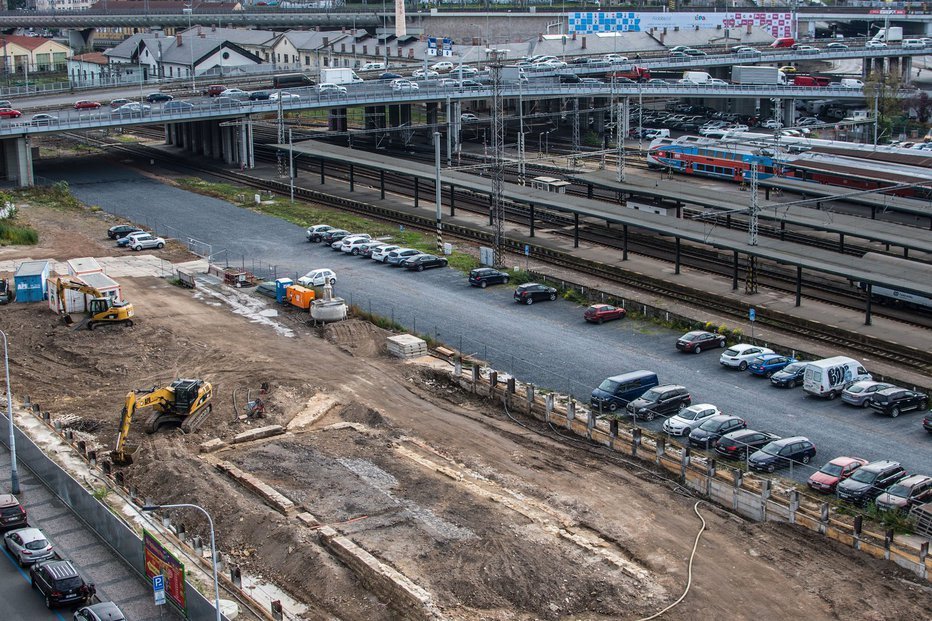 V ulici Na Florenci probíhá největší archeologický průzkum poslední doby.