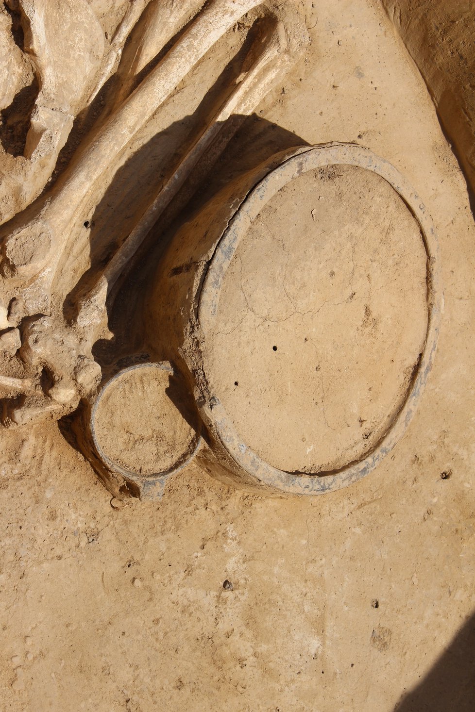 Archeologové našli u Holubic na Vyškovsku 23 hrobů z pozdní doby kamenné, jsou staré přibližně 4000 let. Byla u nich i typická keramika v podobě kultury zvoncovitých pohárů.