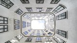 Úžasné! Fotograf zachycuje kontrast moderní a historické architektury ve Vídni
