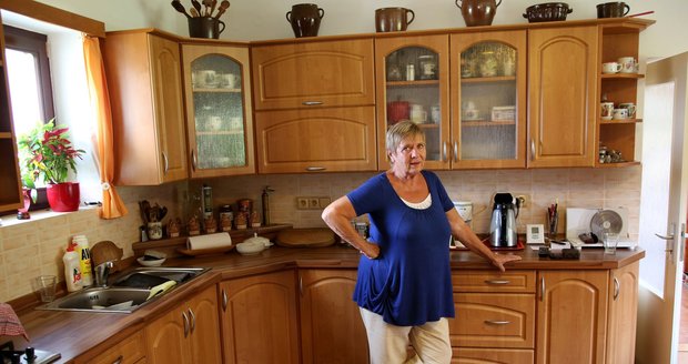 Představitelka Vilmy Nikové je vášnivá kuchařka, na venkově má kuchyň v samostatné místnosti s velkým oknem a po ruce vše, co k vaření potřebuje.