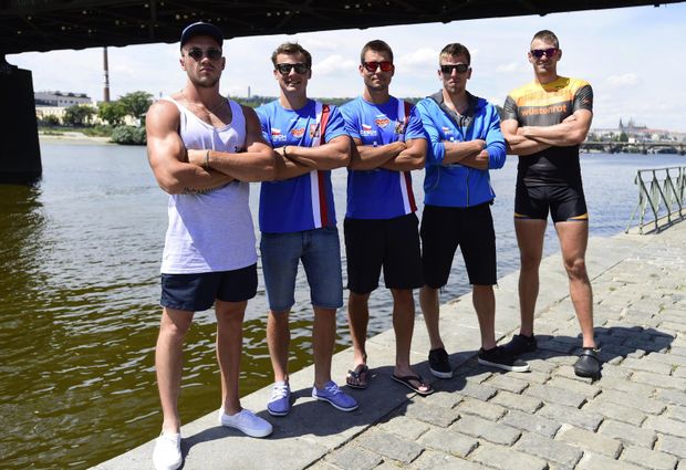 Zleva: kanoista Martin Fuksa, kajakáři Daniel Havel, Jan Štěrba a Lukáš Trefil a veslař Ondřej Synek Zleva: kanoista Martin Fuksa, kajakáři Daniel Havel, Jan Štěrba a Lukáš Trefil a veslař Ondřej Synek