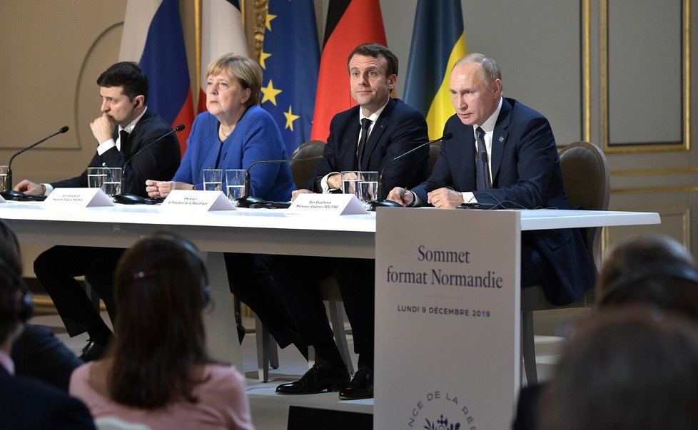 Zelenskyj a Putin na summitu k Donbasu v tzv. Normandském formátu (10. 12. 2019).