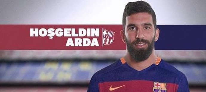 Arda Turan přestoupil do Barcelony, hrát soutěžní zápasy bude ale moci až od ledna