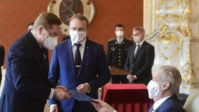 Petr Arenberger byl 7. dubna 2021 na Pražském hradě jmenován novým ministrem zdravotnictví.