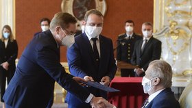 Petr Arenberger byl 7. dubna 2021 na Pražském hradě jmenován novým ministrem zdravotnictví.