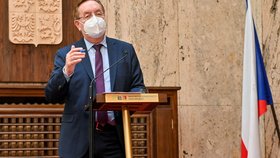 Nový ministr zdravotnictví Petr Arenberger (za ANO) na tiskovce