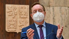 Nový ministr zdravotnictví Petr Arenberger (za ANO) vystoupil 9. dubna 2021 v Praze na brífinku k aktuální epidemické situaci