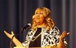 Soulová zpěvačka Aretha Franklinová doprovodila Stewarda do hrobu svým hlasem