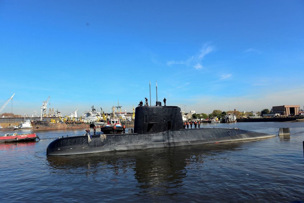 Dva ze zúčastněných námořníků slouží na bojové ponorce USS Nebraska, třetí je člen posádky ponorky USS Henry M. Jackson a čtvrtý pracuje v centrále námořních ponorek.  (ilustrační foto).