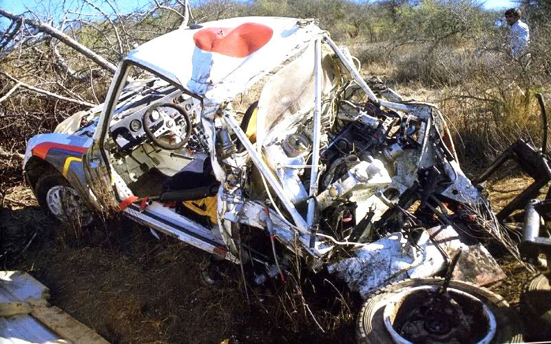 Při osudné události v Argentině 1985 udělal Peugeot v letu pět kotrmelců. Spolujezdec vyvázl skoro nezraněn, zato Ari se léčil rok.