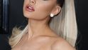 Zpěvačka a herečka Ariana Grande má na svém TikToku přes 20 milionů sledujících, což je pětkrát méně, než Charli D&#39;Amelio.