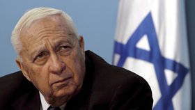Expremiér Izraele Ariel Šaron je šest let v komatu. Jeho stav se nyní výrazně zhoršil