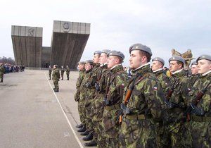 V zahraničních misích bude letos sloužit 810 českých vojáků.
