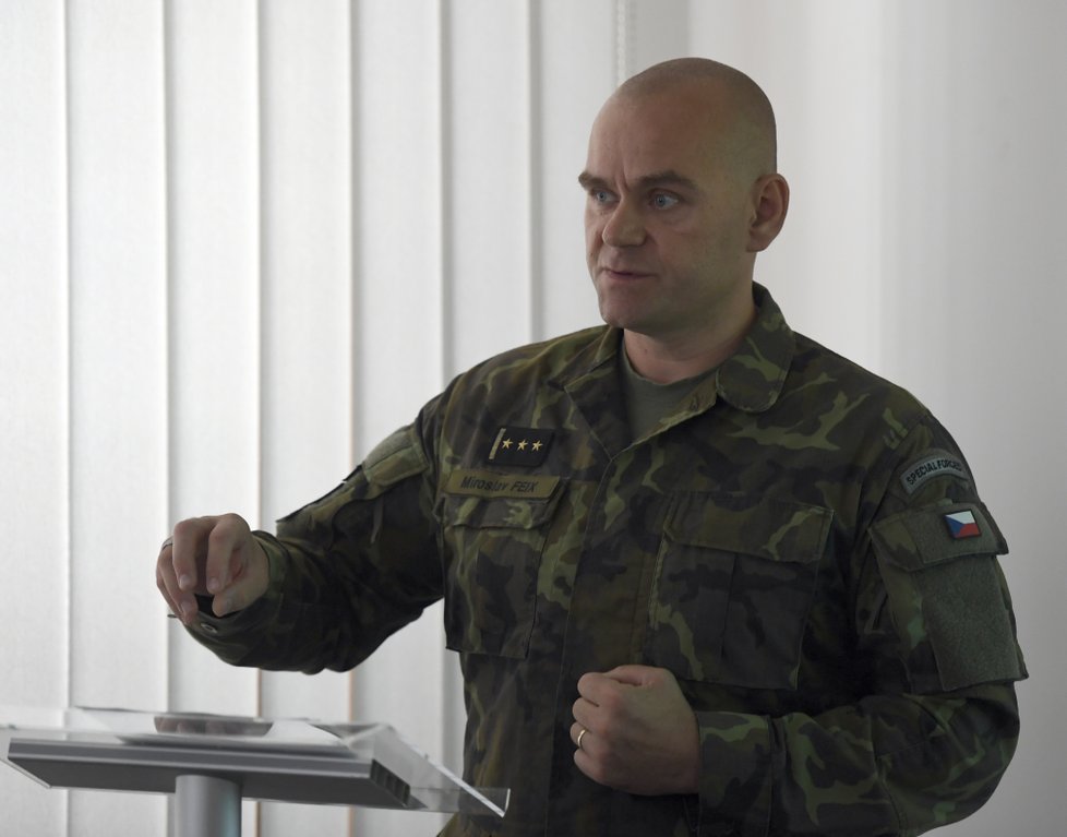 Tisková konference vedení armády k vytvoření nového vojenské praporu u Rakovníka (16. 7. 2018)