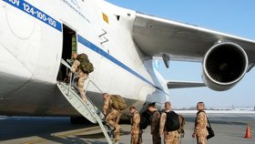 Zbylých 24 českých vojáků v sobotu odletělo na misi EU do Mali