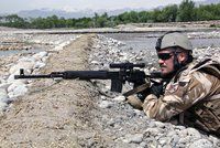 Za Afghánistán mají vojáci příplatek až 5200 korun denně. Armáda řekla důvod