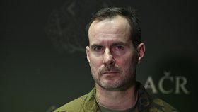 Ministryně obrany Jana Černochova a Karel Řehka na Velitelském shromáždění náčelníka Generálního štábu AČR