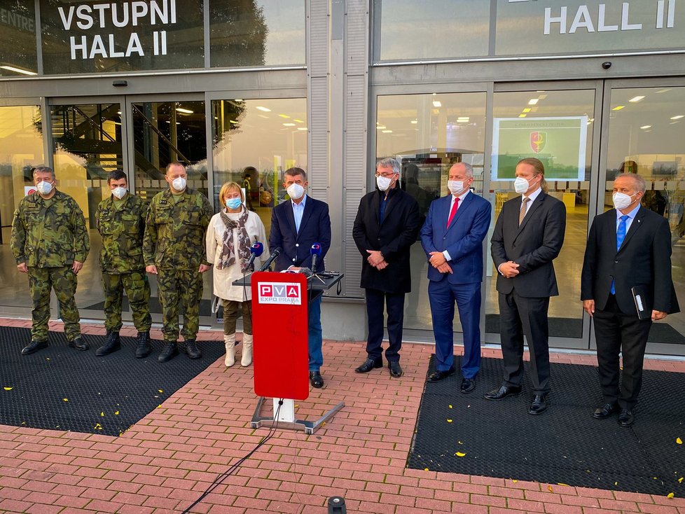 Armáda dokončila přípravu polní nemocnice v pražských Letňanech (25. 10. 2020).