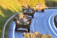 Americký konvoj u Břeclavi překročil české hranice. Vojáci budou nocovat na Jihlavsku