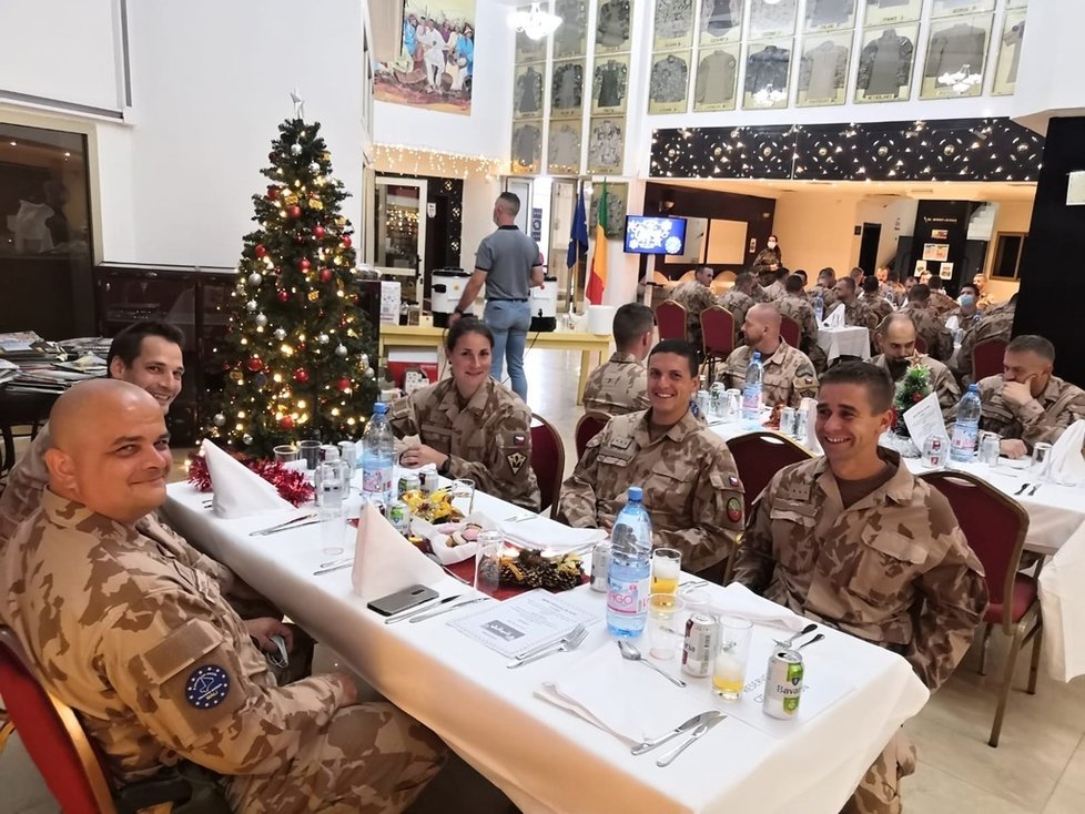 Čeští vojáci slavili Vánoce v zahraničí (prosinec 2021)