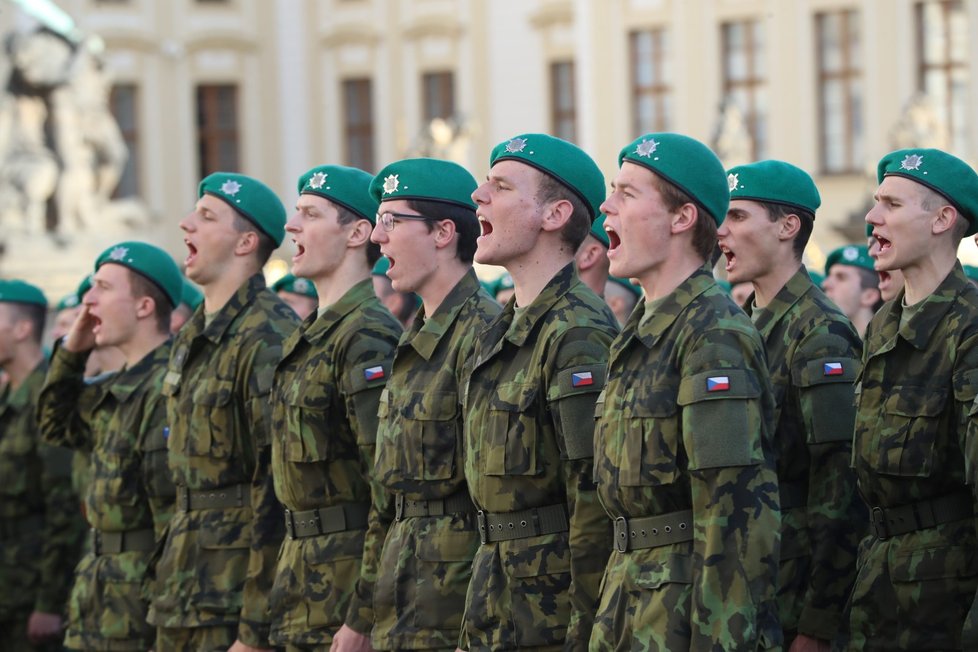 Slavnostní vojenská přísaha na Hradčanském náměstí (27. 10. 2019)