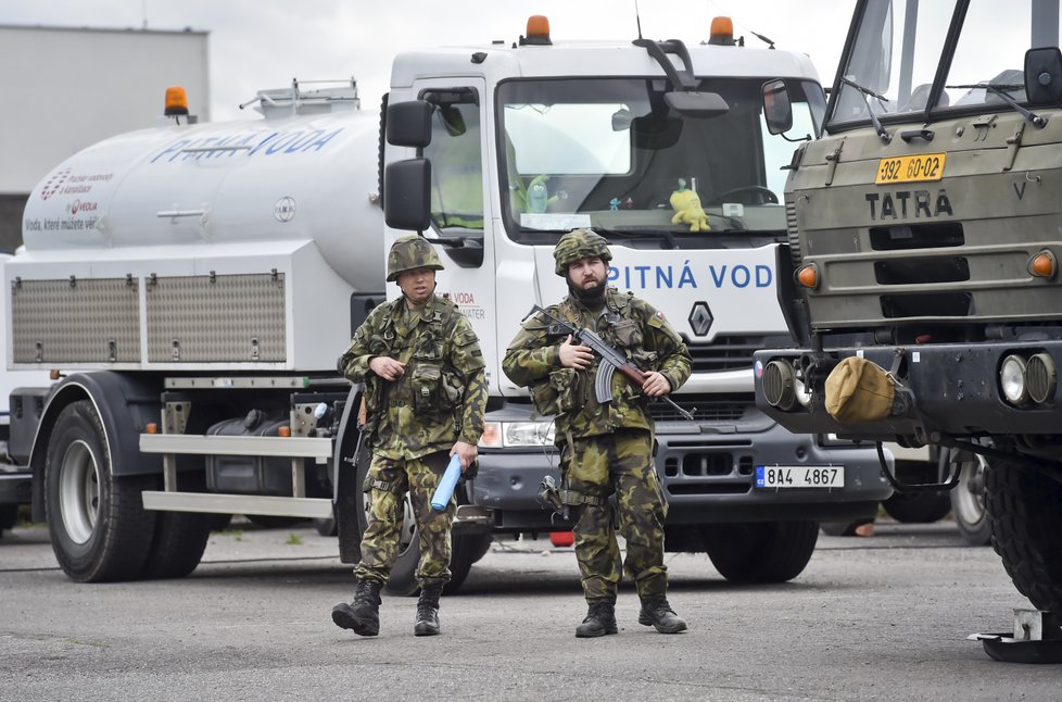 Cvičení probíhá v areálu Pražských vodovodů a kanalizací.