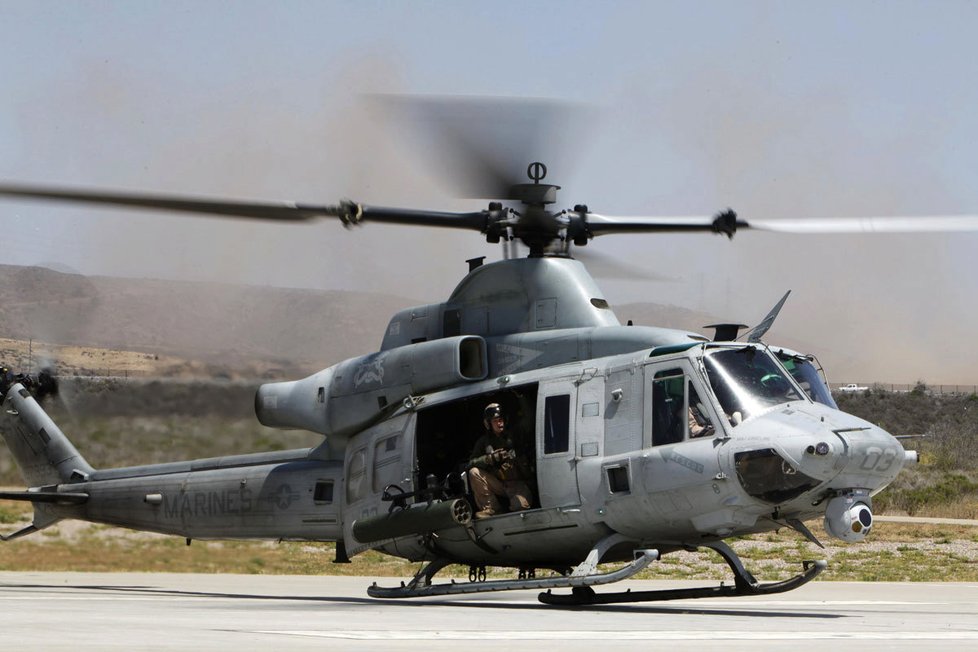 UH-1Y Venom (výrobce Bell Helicopter, USA) Maximální rychlost: 304 km/h. Dolet: 241 km/h. Posádka: 1 až 2 piloti a až 10 vojáků. Odhadovaná cena: přes 644 milionů Kč.