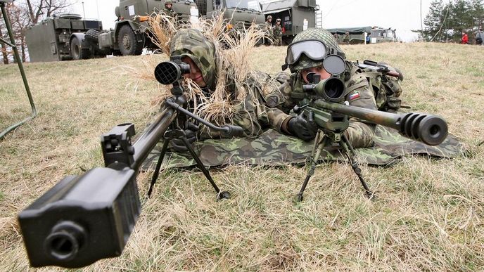 Armádní odstřelovači by potřebovali přes dvě stovky
moderních pušek. Měly by nahradit zastaralé dragunovy z dob Varšavské smlouvy.