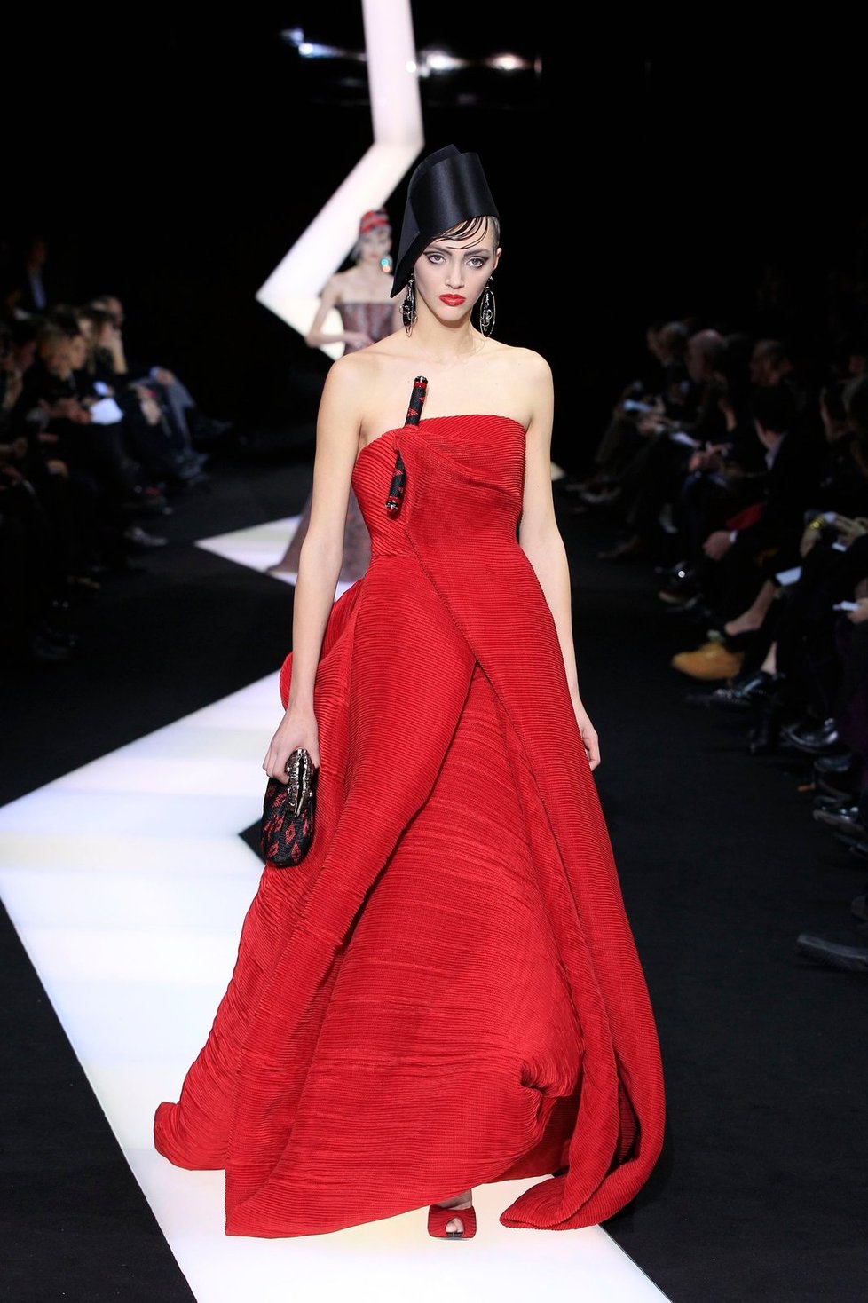 Armani Privé haute couture, jaro 2013.