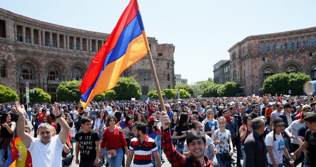 Arménská opozice zablokovala silnice v metropoli. Rusko se bojí, že přijde o vliv 