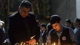 Účastníci církevní liturgie si 24. dubna v Praze připomněli 100. výročí od začátku masového vyvražďování Arménů v Osmanské říši.