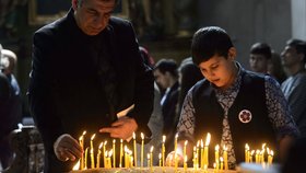 Účastníci církevní liturgie si 24. dubna v Praze připomněli 100. výročí od začátku masového vyvražďování Arménů v Osmanské říši.