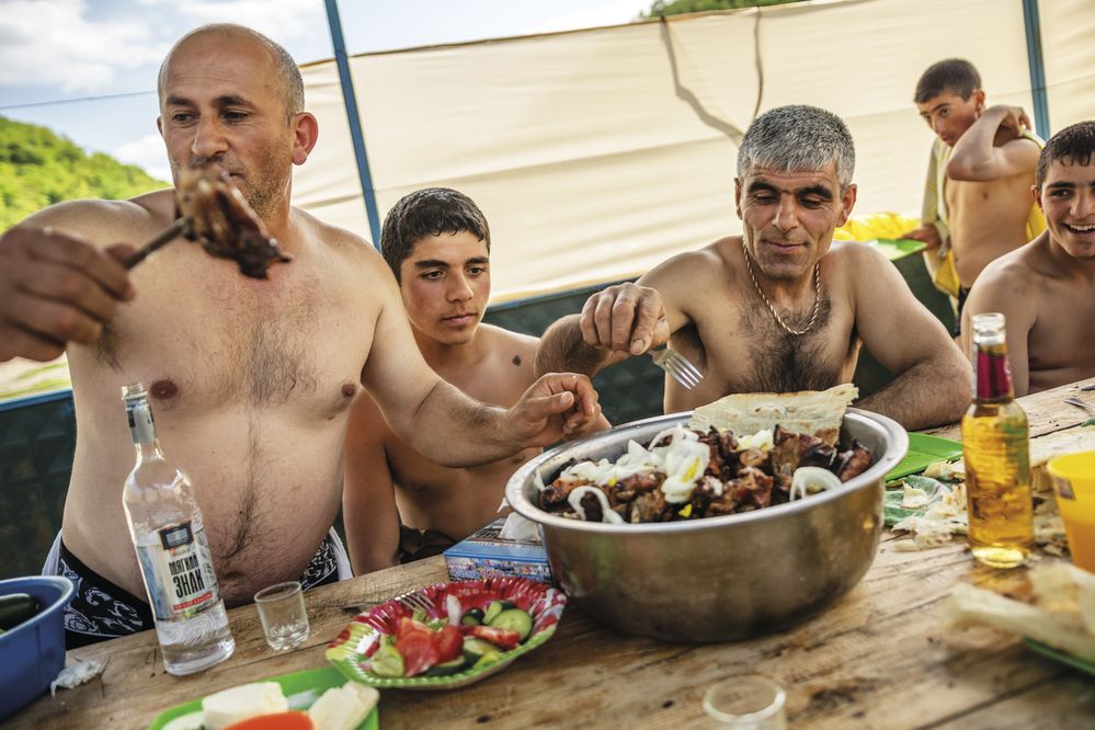 Arménský piknik – vodka, šašlik, kamarádi