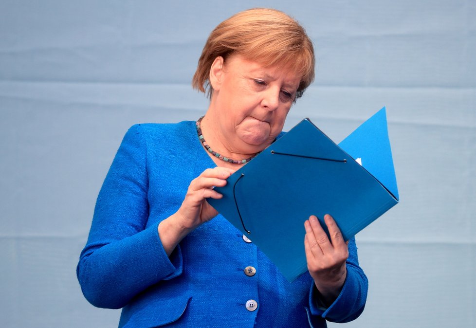 Angela Merkelová podpořila den před volbami v Cáchách Armina Lascheta (25. 9. 2021).