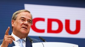 Za krajně pravicovou AfD chce na prezidenta kandidovat muž ze strany Merkelové. CDU zuří