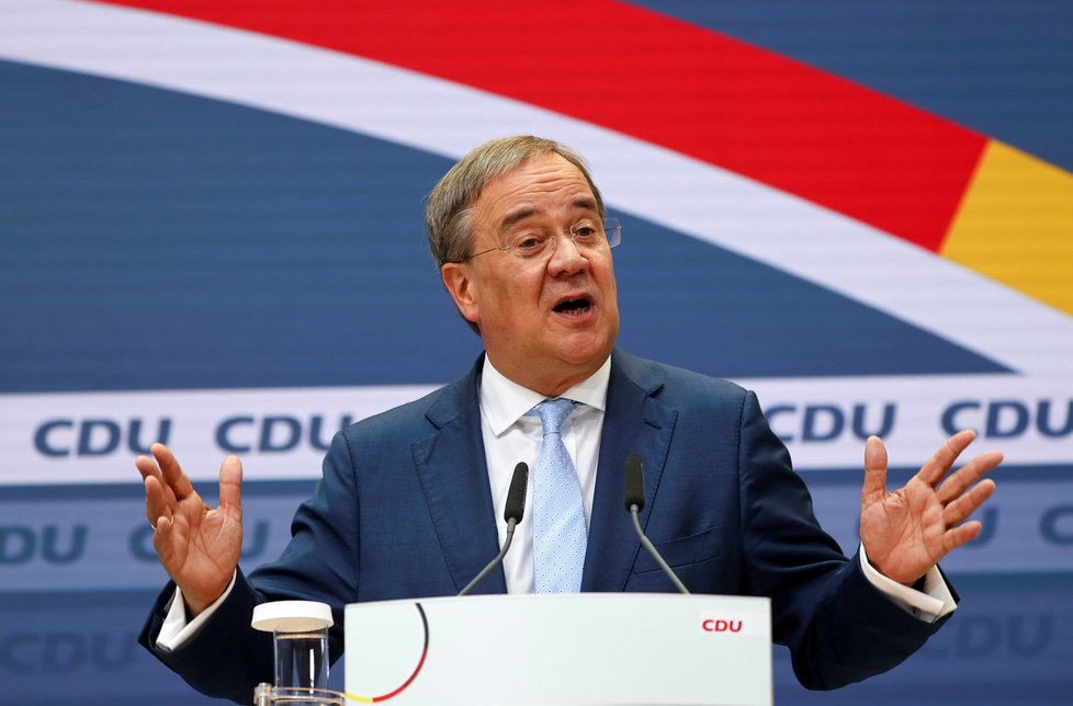 Armin Laschet, lídr CDU/CSU, na povolební tiskovce (27. 9. 2021)