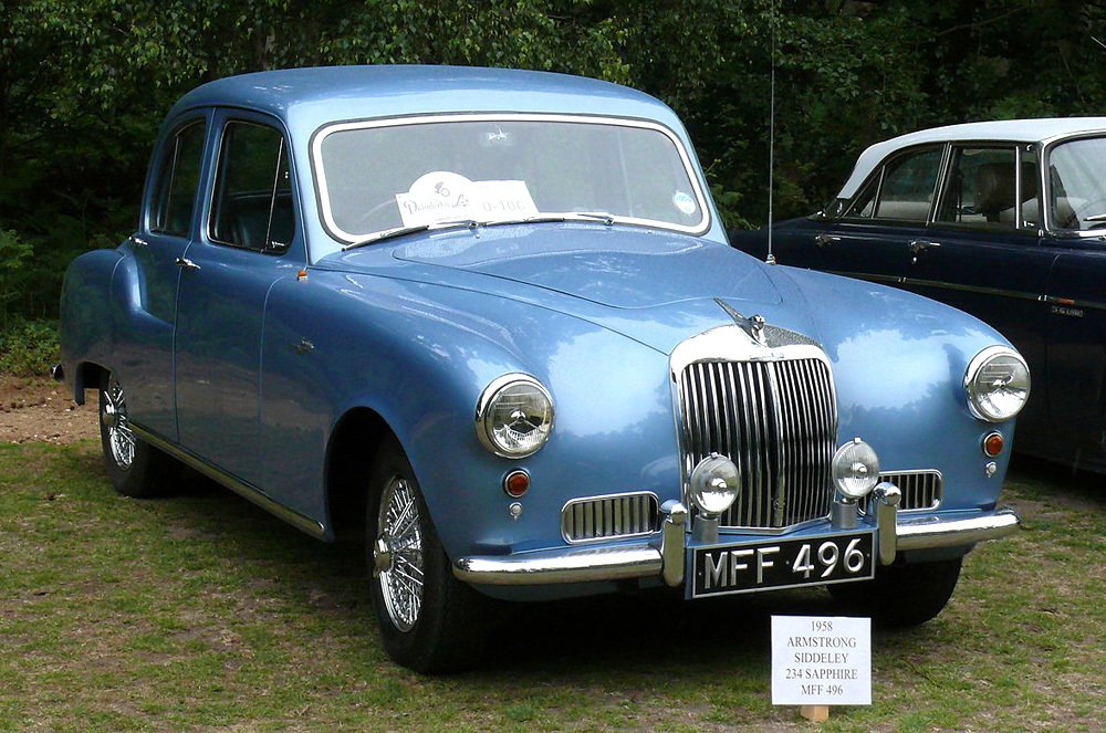 V roce 1955 byla modelová řada Sapphire rozšířena o menší typ 234, poháněný řadovým čtyřválcem s objemem 2290 cm3.