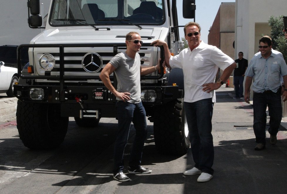 Arnold Schwarzenegger si potrpí na silná, luxusní, extravagantní a hodně velká auta.