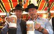 Arnold Schwarzenegger se synem Patrickem na Oktoberfestu