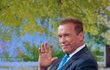 Arnold Schwarzenegger při televizním rozhovoru. (Foto: Profimedia)