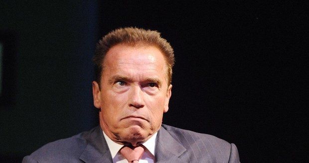 Arnie nešetřil sympatickými pohledy a svým fanouškům trpělivě odpovídal