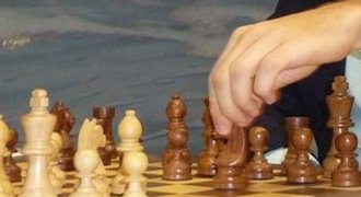 Na šéfa šachové federace kandiduje Rus, kterého prý uneslo UFO