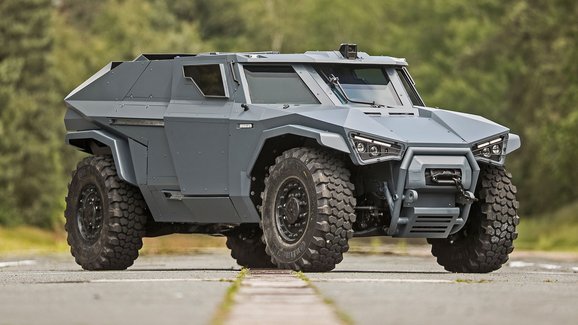 Arquus Scarabée: Nový francouzský Humvee umí jezdit tiše, bokem a to i bez řidiče