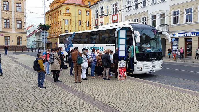 Od pondělí 3. října začnou jezdit nové autobusové spoje mezi Brnem, Olomoucí a Přerovem.