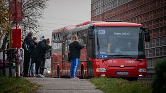 Arriva doplácí na válku a nedostatek řidičů. Za minulý rok skončila v červených číslech