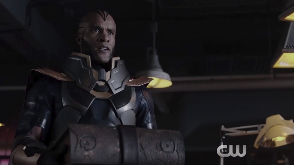 Arrowverse: Záběry z crossoveru Elseworlds