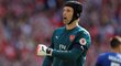 Brankář Arsenalu Petr Čech slaví triumf proti Chelsea