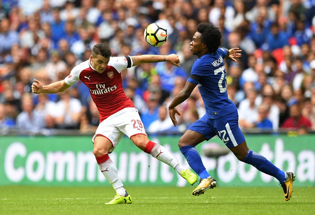 Zápas Arsenalu s Chelsea přinesl několik tvrdých soubojů